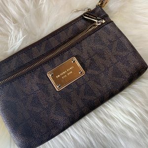 Michael Kors Jet Set Travel Large Logo Wristlet